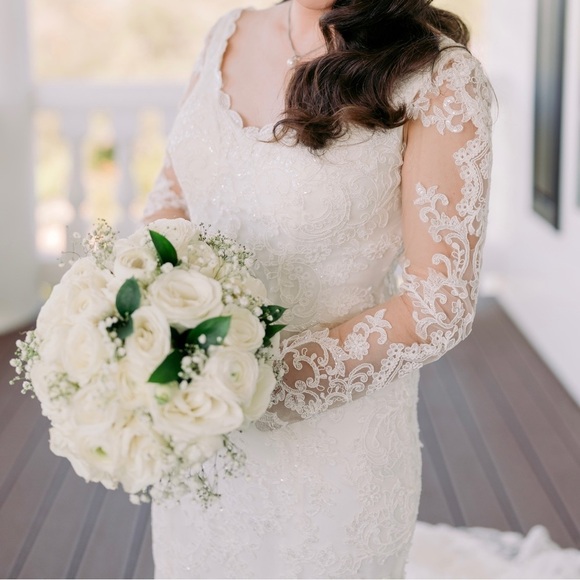 Wedding Dress - Picture 3 of 8